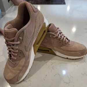 Nike Women's Air MAX 90 SE, Sneakers in "Particle Pink'd"